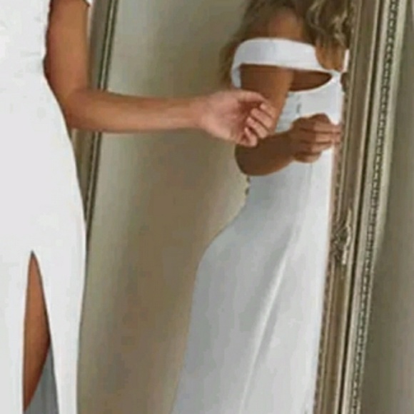 Formal Elegant Gown - Picture 4 of 8